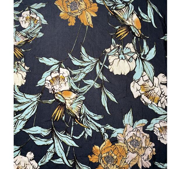 Beautiful Flowy Floral Dress - NWT - Size Medium - Picture 6 of 10